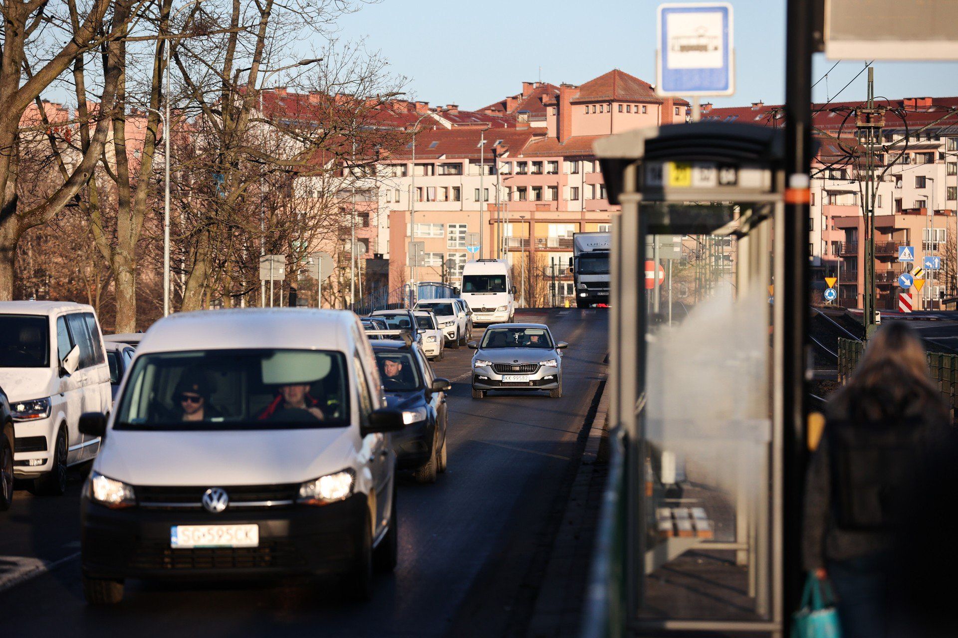 Ruch na ulicy Mikołajczyka w Krakowie