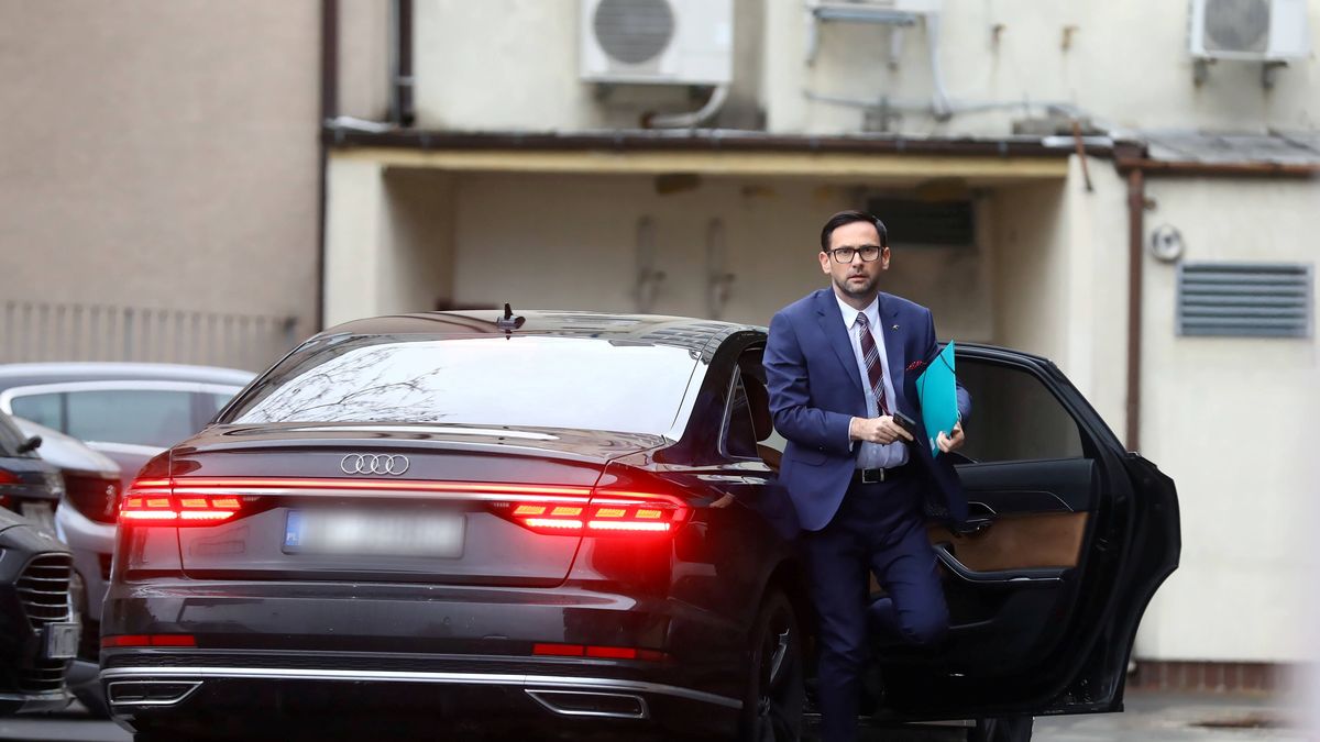 Jarosław Kaczyński uciął plotki o możliwej dymisji Daniela Obajtka ze stanowiska prezesa PKN Orlen. 