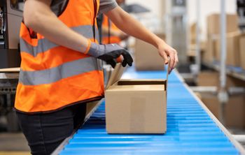 Co piąty towar z wadami. Skarbówka wzięła pod lupę przesyłki