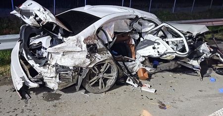 Łaszczówka: Śmiertelny wypadek. BMW roztrzaskane o barierki. Nie żyje 35-latek