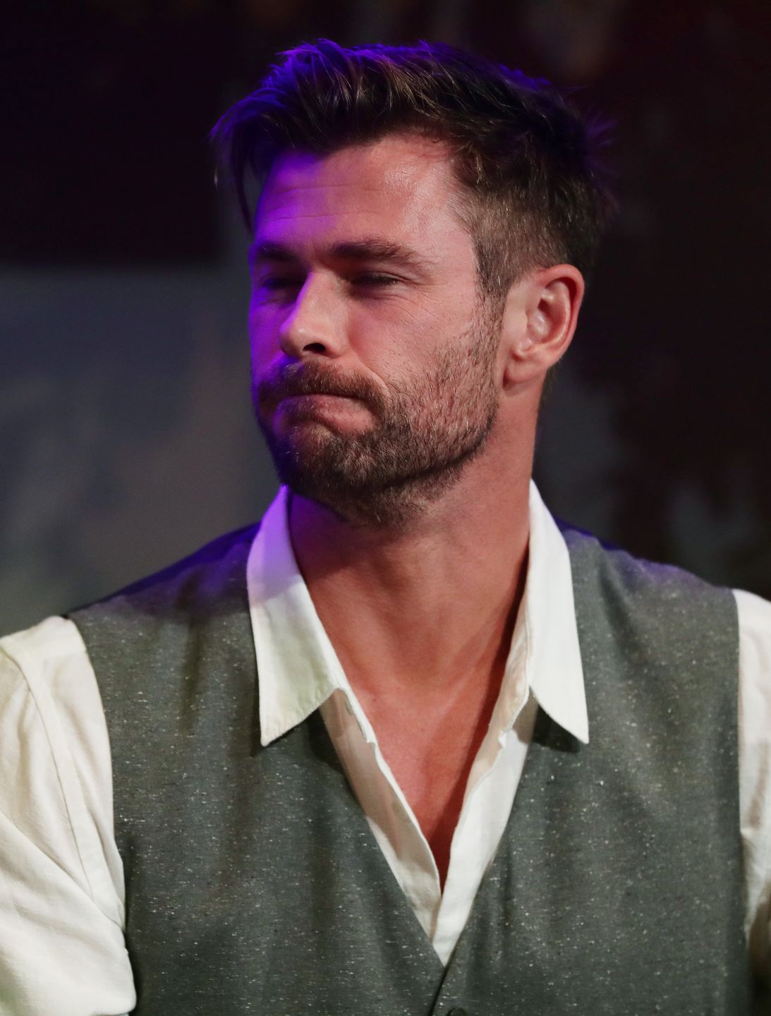 Luke Hemsworth, brat Chrisa Hemswortha, nabija się z chudych nóg aktora