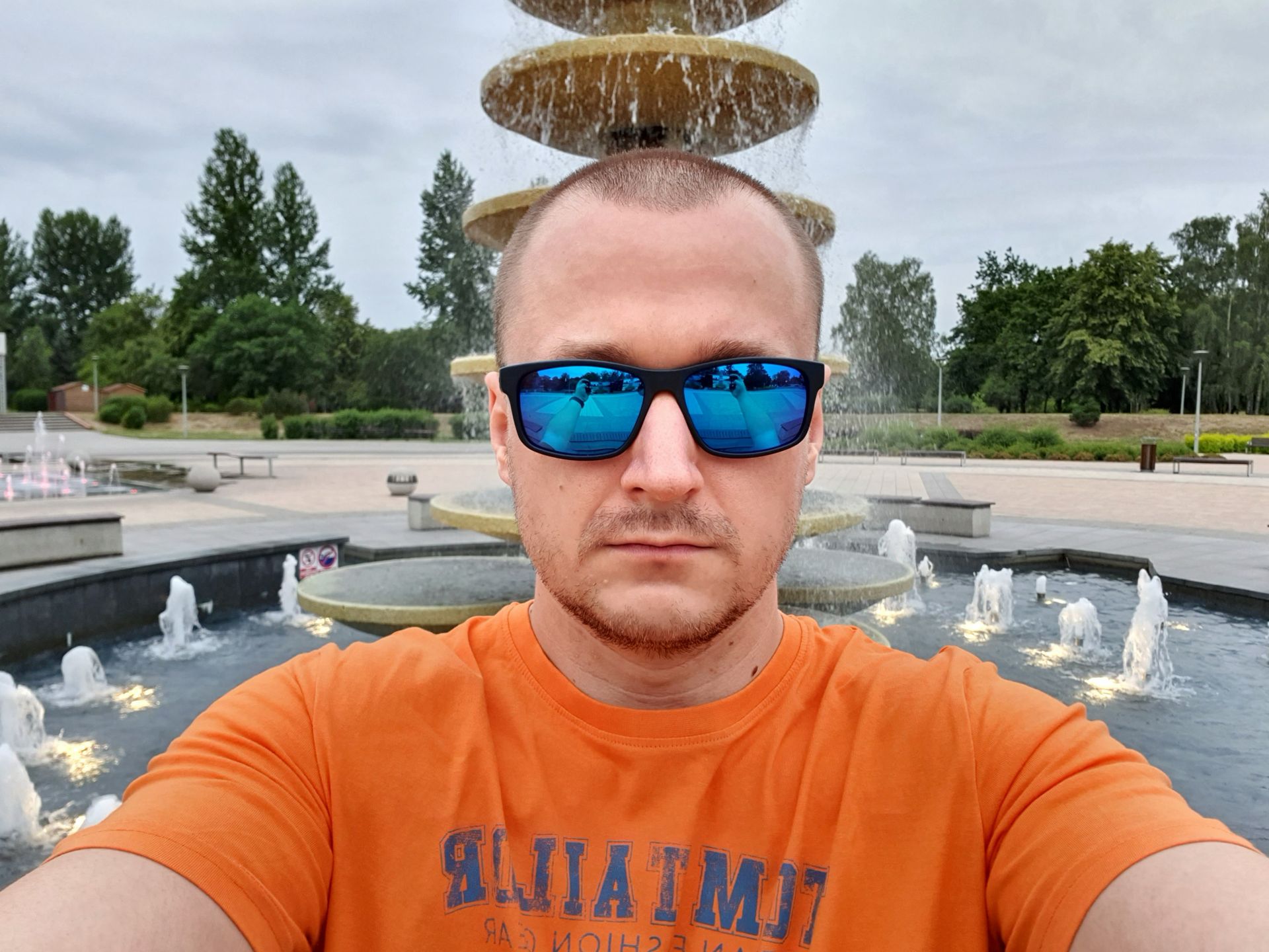 Samsung Galaxy A80 kontra przedni aparat Galaxy S10. Czy obracana kamera ma sens? 9