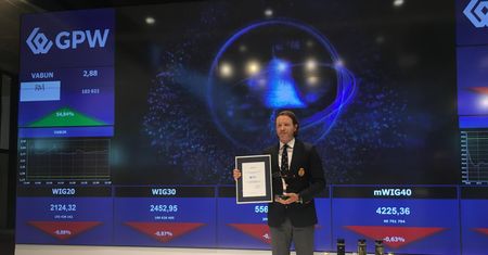Firma Majdana zapowiada, że będzie sprzedawać swoje perfumy na Poczcie. Ale Poczta nic o tym nie wie
