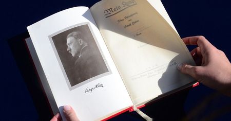 90 lat walki Adolfa Hitlera