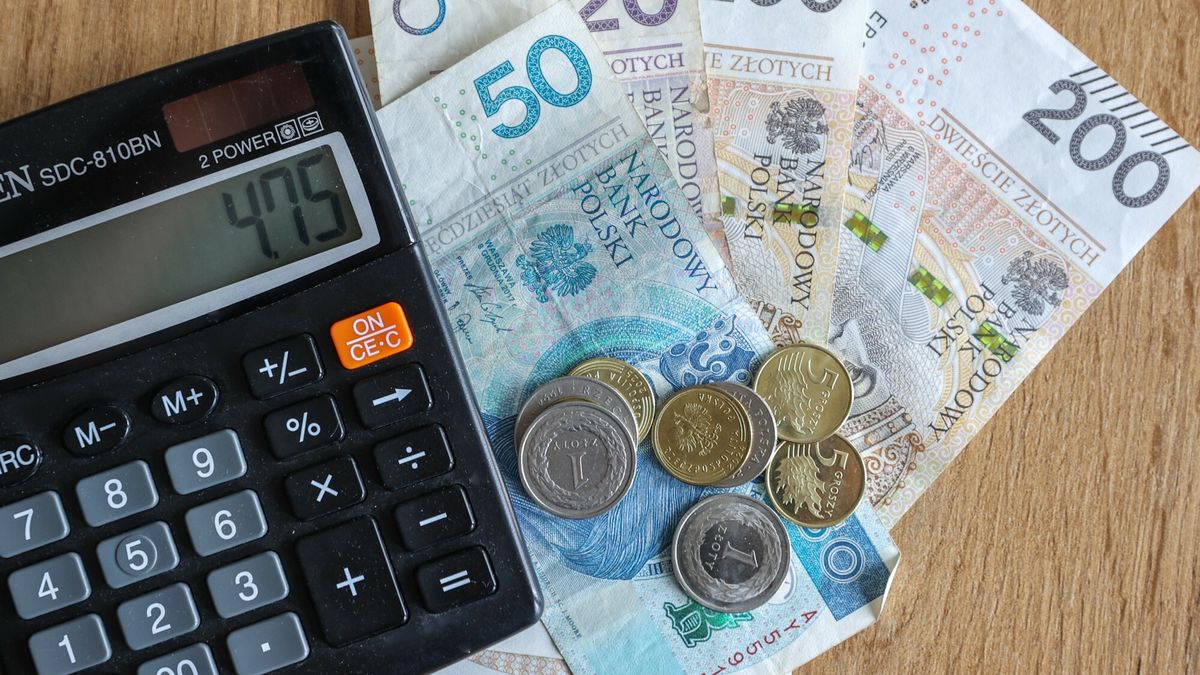 Reporter archiwum 2025 10
10.2025. Krakow. Kalkulator, banknoty Zloty Polski . Fot. Mateusz Kotowicz/REPORTER
Mateusz Kotowicz/REPORTER