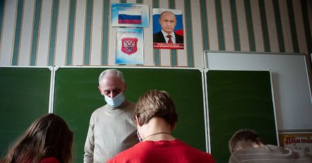 W Rosji sypią się zakazy. Tego nie mogą używać nauczyciele
