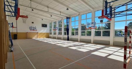 Wrocław. Koniec przebudowy w Zespole Szkół nr 20. Placówka zyskała nowoczesną salę gimnastyczną