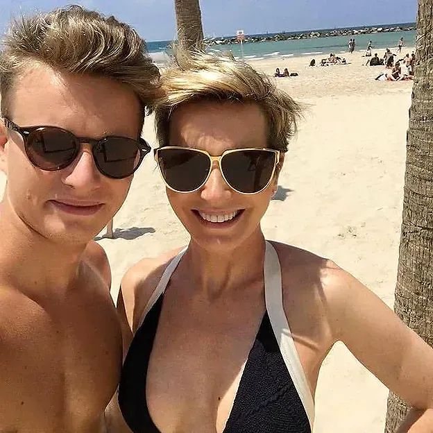 Paulina Smaszcz i Maciej Kurzajewski zostali dziadkami. Ich syn Franciszek doczekał się dziecka