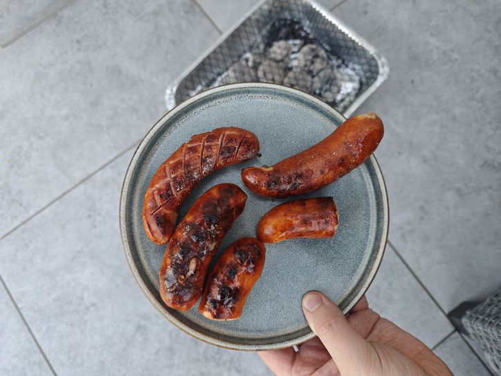 Kiełbasa idealna i Mac and Cheese od Skolima po zgrillowaniu