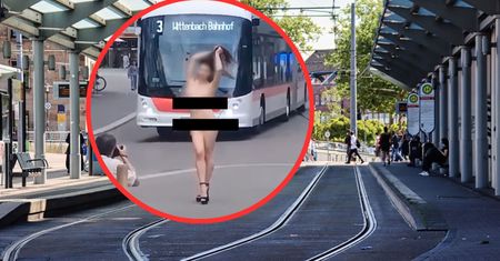 Zgorszenie na dworcu. Naga kobieta wyskoczyła na jezdnię i zaczęła pozować