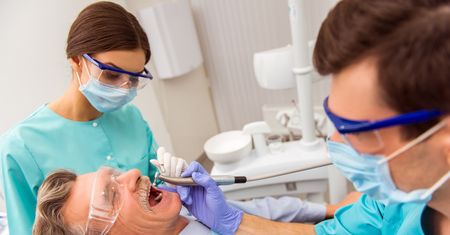 To dentysta może pomóc wykryć chorobę Alzheimera