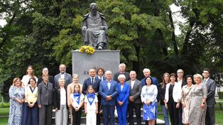 Inowrocław: 99. rocznica śmierci Jana Kasprowicza. Delegacje złożyły kwiaty pod pomnikiem piewcy Kujaw