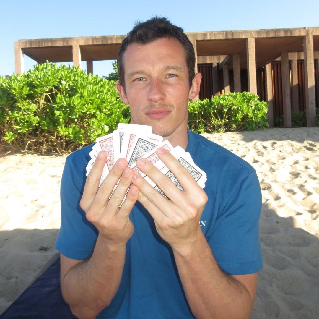 Callum Turner na wakacjach z Dua Lipą