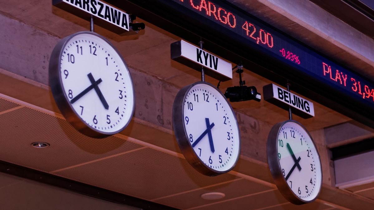 Mateusz Szymanski
papierów, warszawa, gpw, wse, polska, zegary, notowania, sala akcje, hossa, bessa, handel, gospodarka, ekonomia, finanse