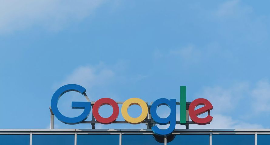 UE odpuszcza podatek cyfrowy. Zwycięstwo Trumpa i big techów