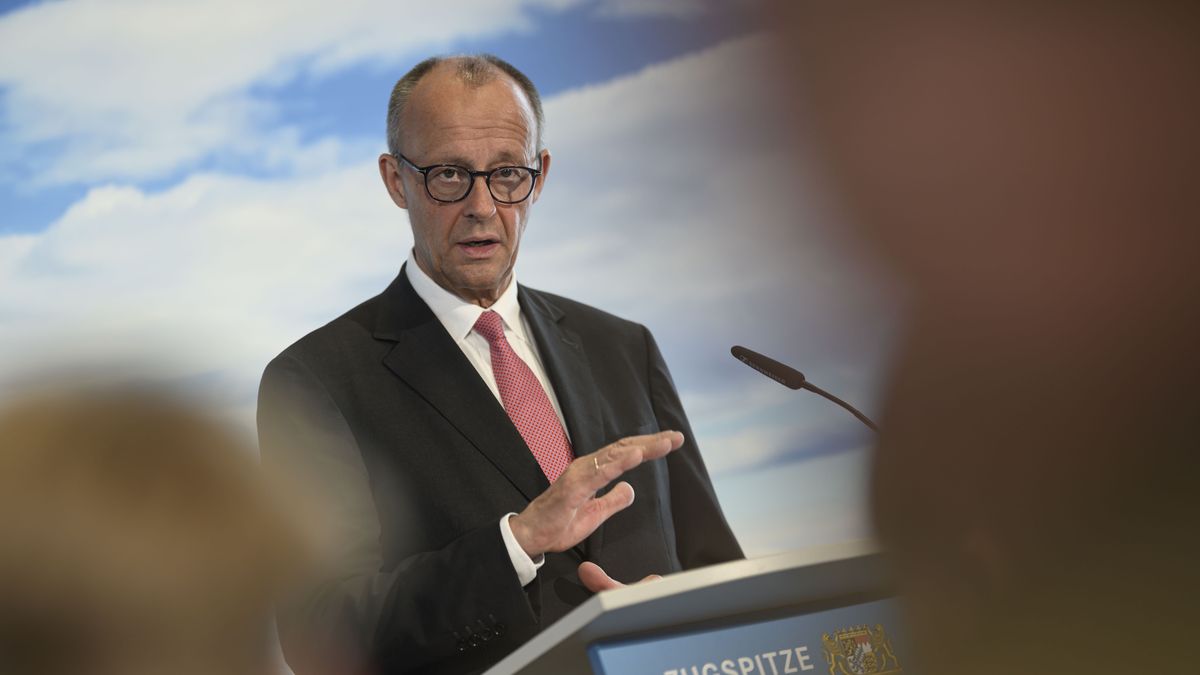 GARMISCH-PARTENKIRCHEN, GERMANY - JULY 15: German Chancellor and leader of the Christian Democratic Union (CDU) Friedrich Merz speaks during a press conference at Zugspitze Mountain, Germany's highest peak, on July 15, 2025 near Garmisch-Partenkirchen, Germany. Merz is there to attend a meeting of the Bavarian government cabinet. (Photo by Philipp Guelland/Getty Images)