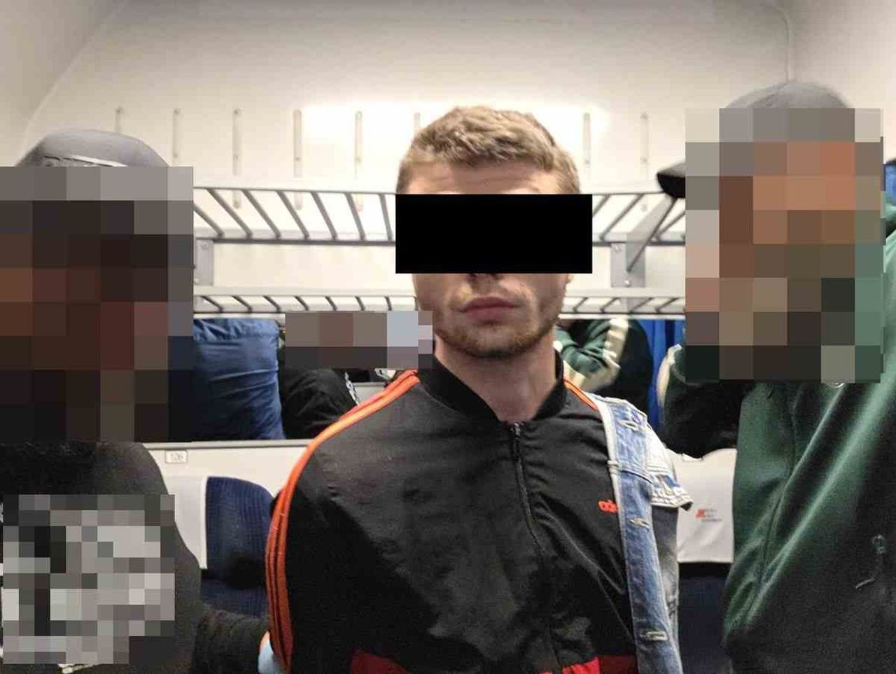 Mężczyźni oszukiwali metodą "na policjanta". Grozi im do ośmiu lat więzienia
