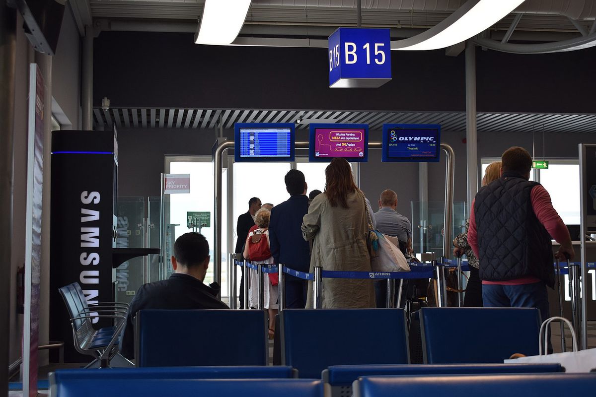 Lotnisko imienia Eleftheriosa Venizelosa w Atenach we wtorek i w piątek zostało sparaliżowane po odebraniu przez służby e-maili z groźbami detonowania ładunków wybuchowych