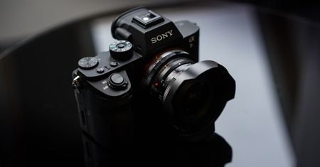 Voigtländer Ultra Wide Heliar Aspherical II 12 mm f/5.6 - Ultra szeroka maszyna do kreowania równoległej rzeczywistości