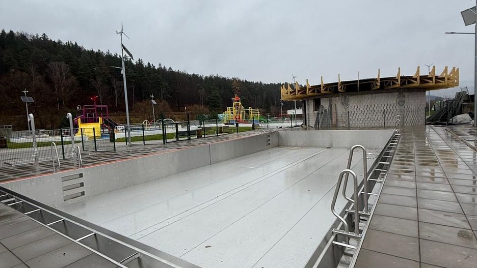 W lipcu otwarto w Jedlinie-Zdroju Letni Park Wodny. Teraz w poblizu powstaje większy basen