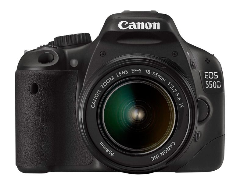 Canon EOS 550D - zgrabna lustrzanka z 18 megapikselami i Full HD 1080p 2