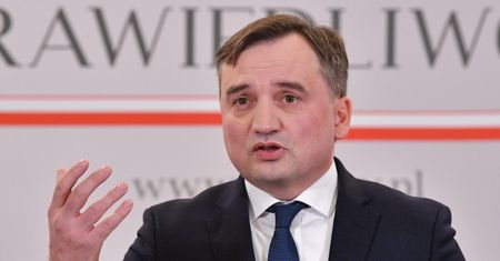 Ziobro zapowiada wniosek do TK. Atakuje Tuska i Kopacz