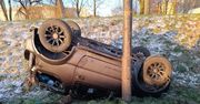 Groźne dachowanie w Lublinie. Kierowca próbował oddalić się z miejsca zdarzenia