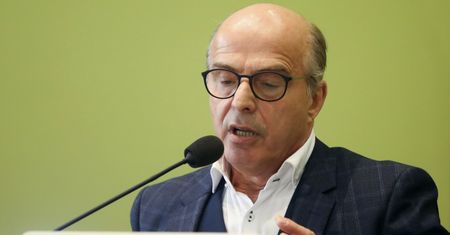 Jan Pospieszalski straszy śmiercią trójki nauczycieli po szczepieniu. Fakty wyglądają inaczej