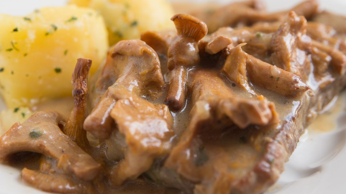 Mięso w sosie kurkowym rozpływa się w ustach