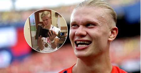 Erling Haaland kiedyś odwiedził Polskę i otrzymał NAGRODĘ. Jak wtedy wyglądał? [ZDJĘCIE]