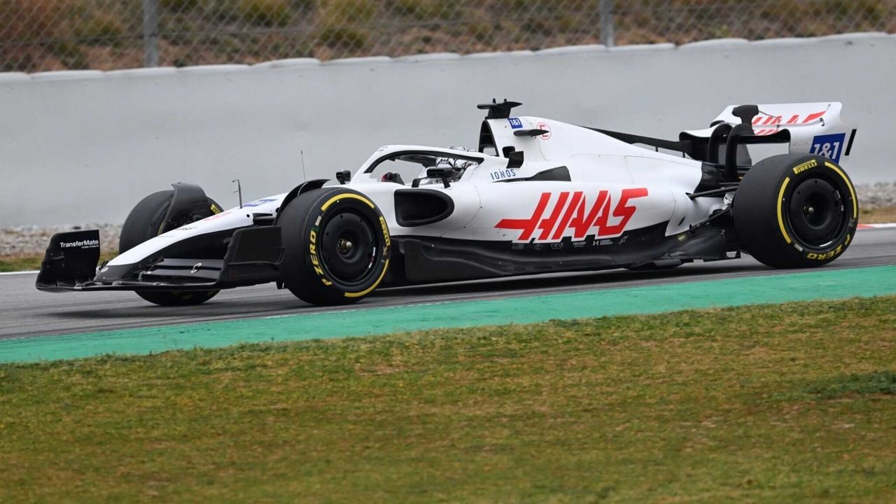Haas F1 rezygnuje z rosyjskich barw i logo sponsora w związku z atakiem na Ukrainę