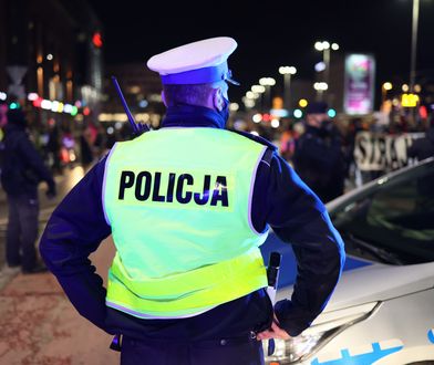 Łódź. Tragedia w jednej z kamienic. 29-latka wypadła z okna