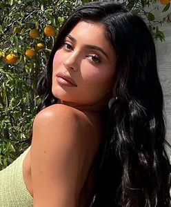 Kylie Jenner w złotym wdzianku. "Wisienka na torcie"