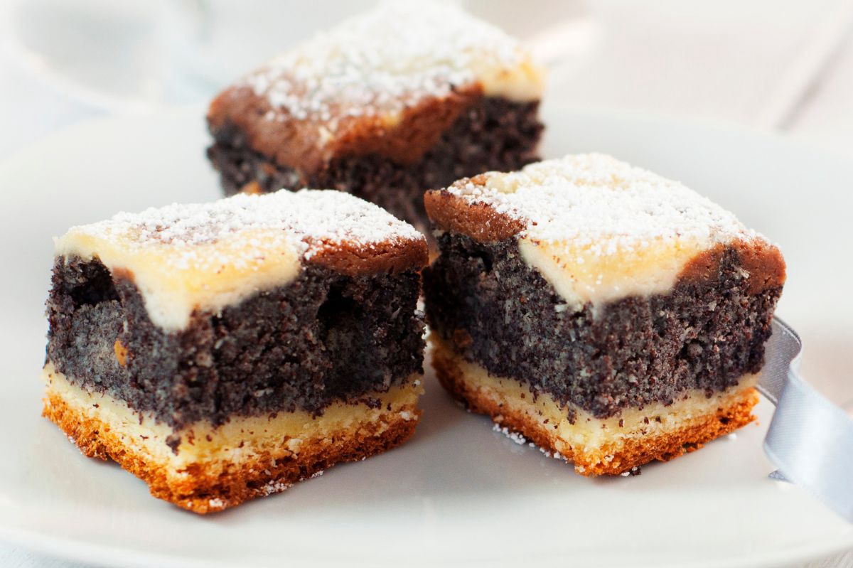 A tried-and-tested 150-year-old recipe for the best poppy seed cake with custard filling