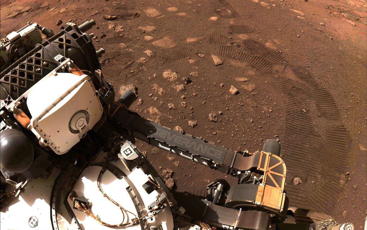 NASA: Łazik Perseverance rozpoczął poszukiwanie życia na Marsie