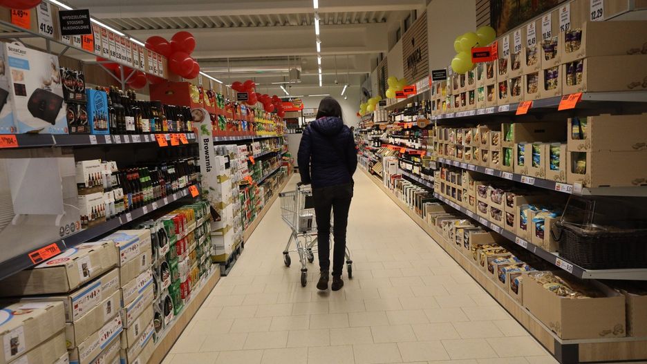 Ceny w sklepach wciąż trzymają się na wyższym plusie niż inflacja.