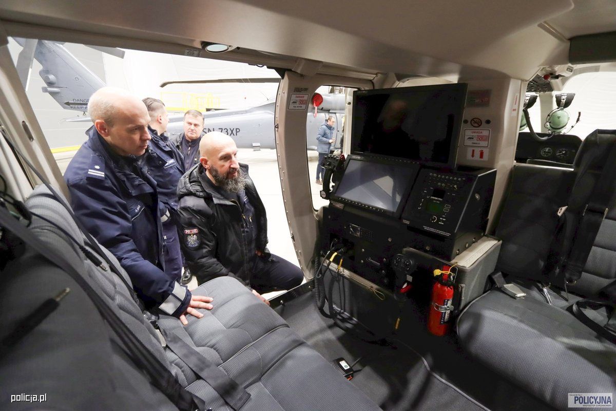 Śmigłowiec Bell-407GXi polskiej policji
