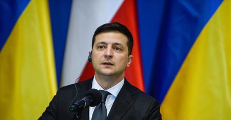Zełenski apeluje: potrzebny zakaz lotów dla rosyjskich samolotów na całym świecie i zamknięcie portów dla ich statków
