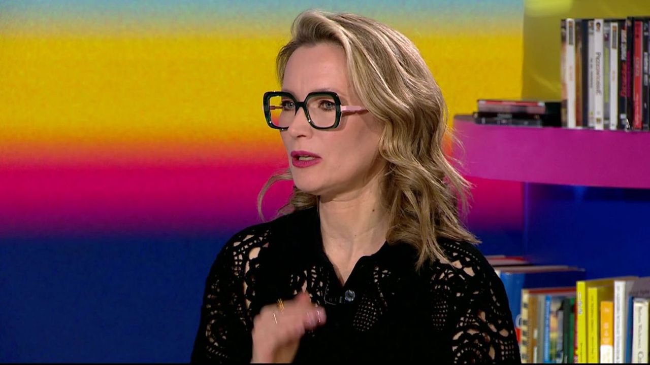 Późny start "Tygodnika kulturalnego". Musi ustąpić miejsca w ramówce