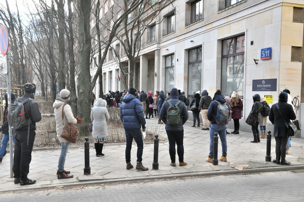 Gigantyczne kolejki po paszport. Paraliż urzędów