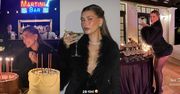 Hailey Bieber świętuje 28. urodziny: dwa torty, drinki i seria uroczych min