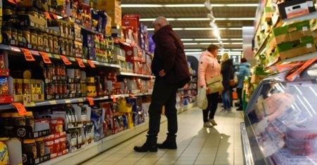 Zaczęło się od rana. Lidl i Biedronka prześcigają się w promocjach