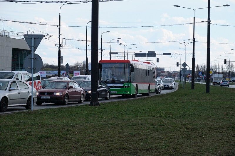 Korek na al. Unii Lubelskiej przed rondem Dmowskiego