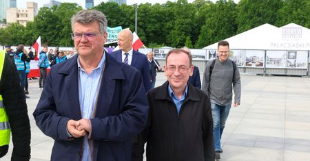 Ustawy przyjęte bez Kamińskiego i Wąsika. Jest ważna decyzja TK