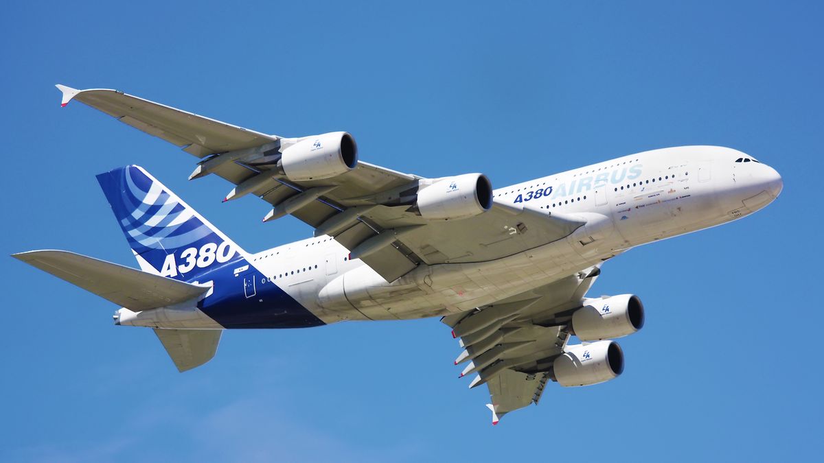 Airbus A380 w locie z depositphotos