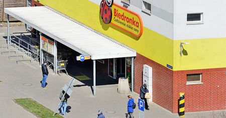 Zarzuty dla właściciela Biedronki za zmowę z firmami transportowymi