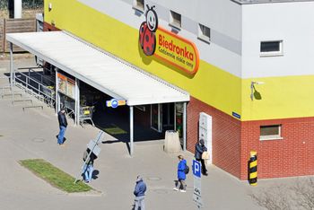 Zarzuty dla właściciela Biedronki za zmowę z firmami transportowymi