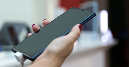 Samsung Galaxy S10 może skanować twarz użytkownika w 3D. Poznaliśmy kolejne szczegóły