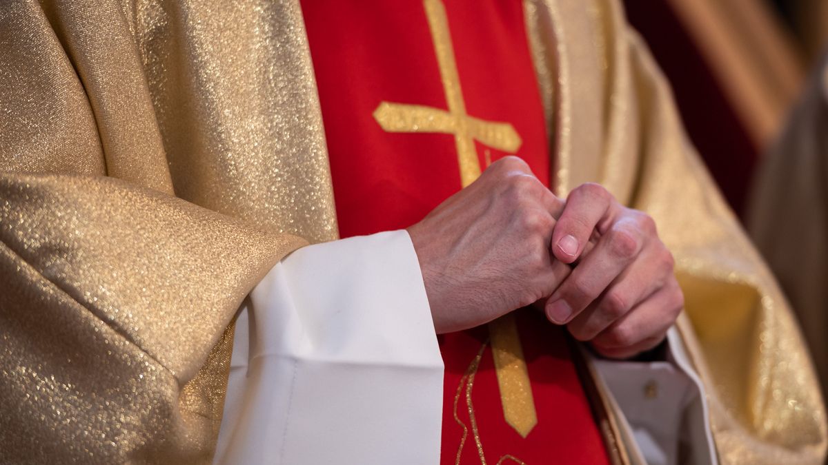 Hands of a Catholic priest
Hands of a Catholic priest in a cassock
Dziurek
cross, catholic, background, man, lifestyle, problem, pedophile, mass, molestation, spiritual, fingers, person, male