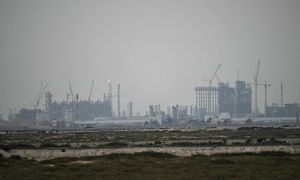 Fatalne doniesienia z Kataru. Atak na gigazakład i "rozległe zniszczenia"